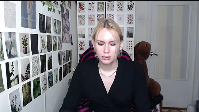 Snapshot of CapriScorpion chatting on 06-23-26, 12:03 CapriScorpion online show from 06-23-26, 12:03