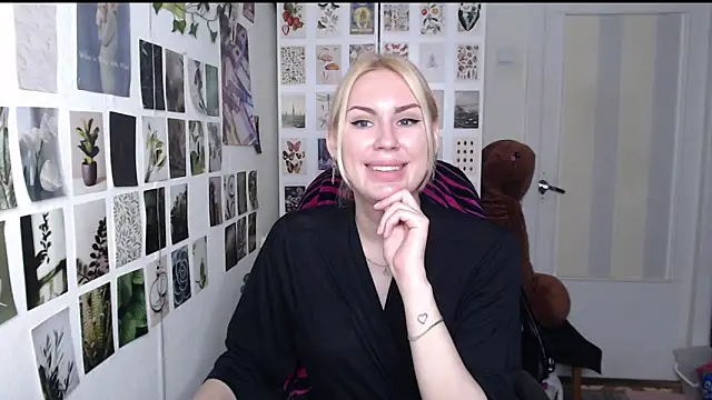 Snapshot of CapriScorpion chatting on 07-01-26, 11:12 CapriScorpion online show from 07-01-26, 11:12