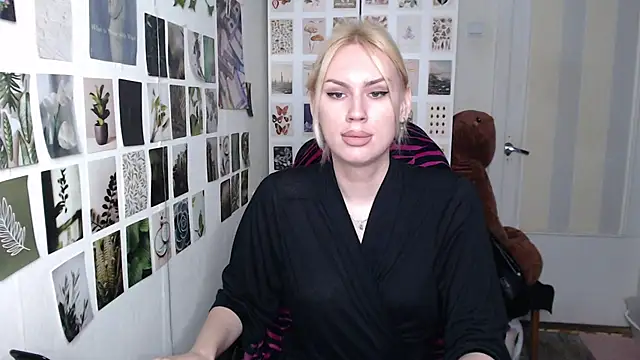 Snapshot of CapriScorpion chatting on 07-05-26, 01:07 CapriScorpion online show from 07-05-26, 01:07