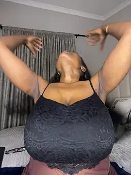 Snapshot of Bustygoddess32 chatting on 02-08-26, 06:00 Bustygoddess32 online show from 02-08-26, 06:00