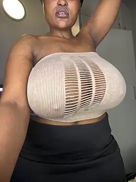 Snapshot of Bustygoddess32 chatting on 03-21-26, 03:55 Bustygoddess32 online show from 03-21-26, 03:55