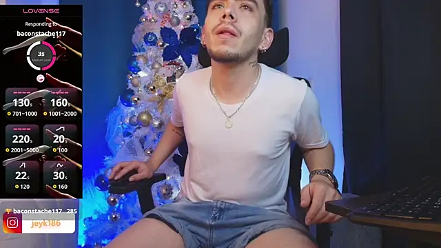 Snapshot of Jey_keler1 chatting on 12-17-25, 02:06 Jey keler1 online show from 12-17-25, 02:06