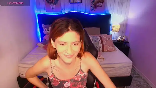 Snapshot of julieth_love_ chatting on 05-25-26, 04:02 julieth love online show from 05-25-26, 04:02
