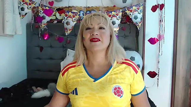 Snapshot of ChristinMooree chatting on 07-07-26, 03:16 ChristinMooree online show from 07-07-26, 03:16