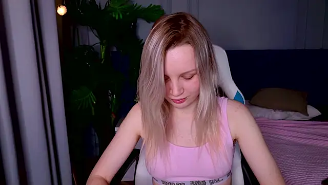 Beatrica Klein online show from 01-14-25, 02:22