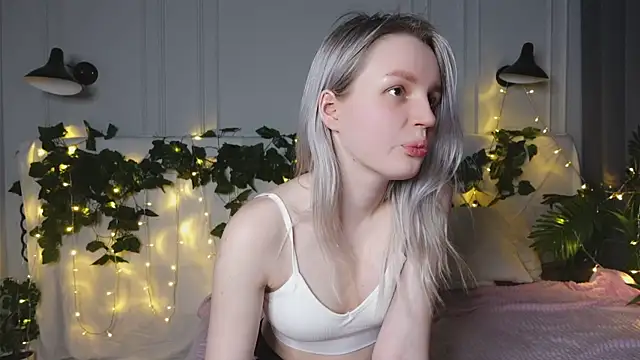 Beatrica Klein online show from 03-14-25, 05:57