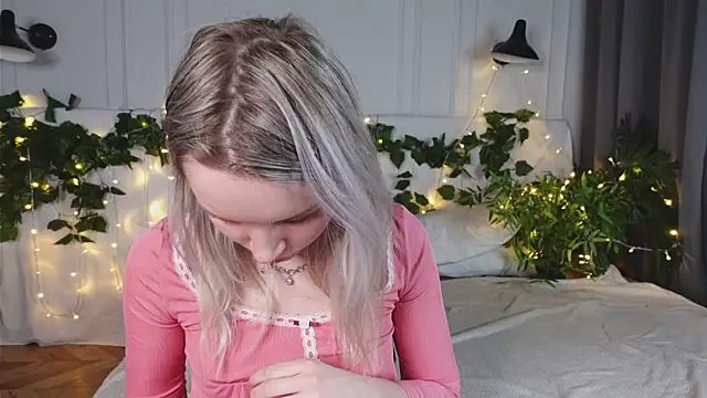 Beatrica Klein online show from 03-16-25, 05:28