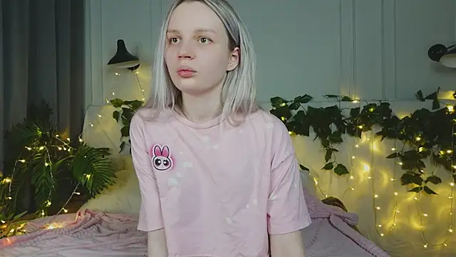 Beatrica Klein online show from 03-21-25, 03:35