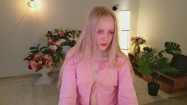 Beatrica Klein online show from 04-19-26, 02:05