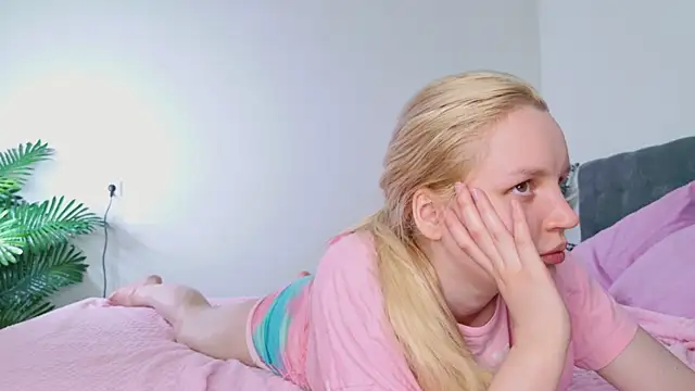 Beatrica Klein online show from 05-19-26, 12:11