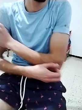 Snapshot of Zoro_23cm chatting on 11-16-25, 10:37 Zoro 23cm online show from 11-16-25, 10:37