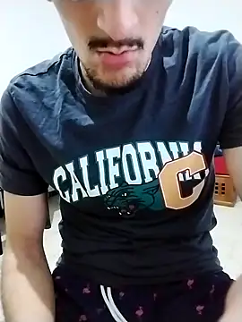 Snapshot of Zoro_23cm chatting on 03-26-26, 11:43 Zoro 23cm online show from 03-26-26, 11:43