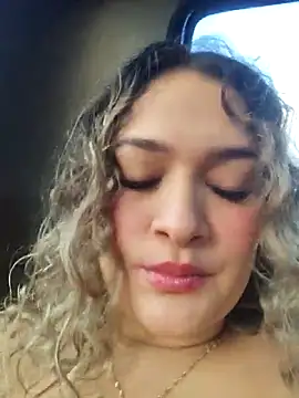 Sara smiiith211 online show from 05-24-26, 10:37