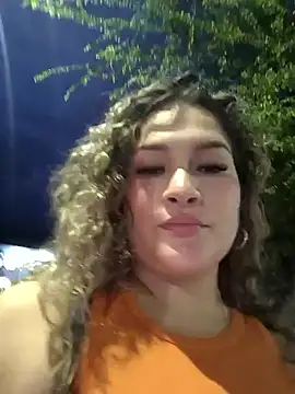 Sara smiiith211 online show from 05-27-26, 11:35