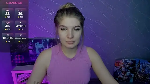 Snapshot of lily_williamss chatting on 07-07-26, 11:53 lily williamss online show from 07-07-26, 11:53