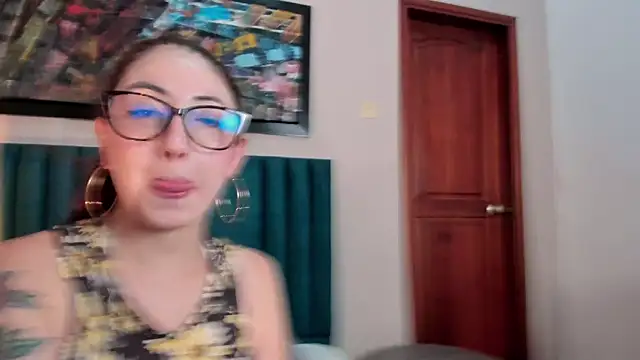 Emilywatsonn online show from 12-21-25, 02:24