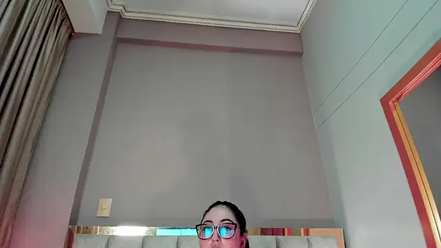 Emilywatsonn online show from 01-10-26, 11:53