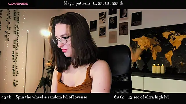 Snapshot of Alicia_x_art chatting on 06-06-26, 05:50 Alicia x art online show from 06-06-26, 05:50