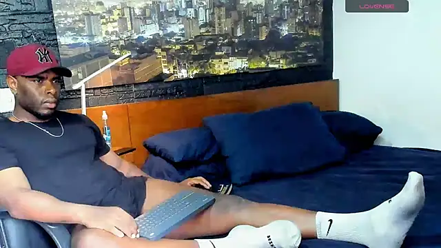 thomas santtos1 online show from 02-25-25, 09:02