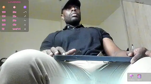 Snapshot of thomas_santtos1 chatting on 07-08-26, 01:43 thomas santtos1 online show from 07-08-26, 01:43