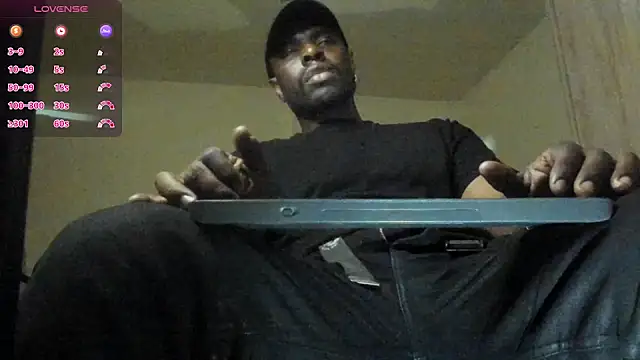 Snapshot of thomas_santtos1 chatting on 07-09-26, 01:53 thomas santtos1 online show from 07-09-26, 01:53