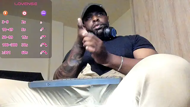 Snapshot of thomas_santtos1 chatting on 07-23-26, 02:04 thomas santtos1 online show from 07-23-26, 02:04