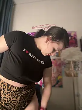 HoneySweetBee online show from 04-06-26, 09:49