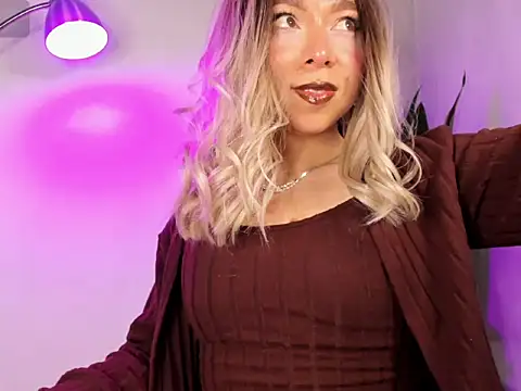 victoria qq online show from 10-24-25, 08:05