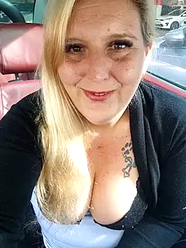 BecciDeluxe online show from 03-16-26, 08:51