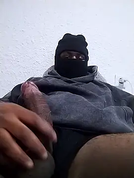 Snapshot of Luziluzi0999 chatting on 02-28-26, 04:24 Luziluzi0999 online show from 02-28-26, 04:24