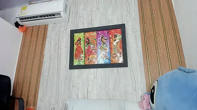 Snapshot of Alika01 chatting on 06-19-26, 01:59 Alika01 online show from 06-19-26, 01:59