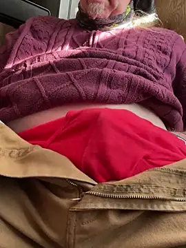 Helmut1971 online show from 12-21-25, 03:41