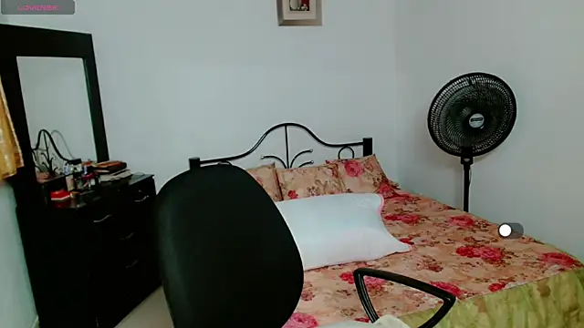 Lily Benet1 online show from 05-28-26, 10:40