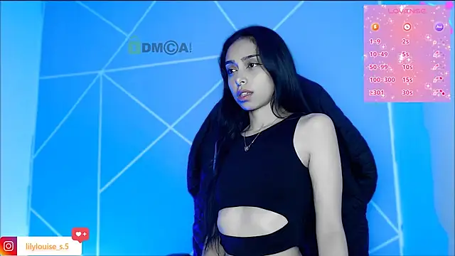 Snapshot of lilylouisee chatting on 03-15-26, 11:22 lilylouisee online show from 03-15-26, 11:22