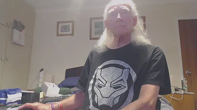 WaverlyKernow online show from 04-14-26, 01:28