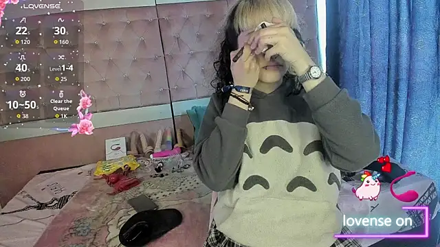 Snapshot of neeko_princes chatting on 06-23-26, 12:58 neeko princes online show from 06-23-26, 12:58