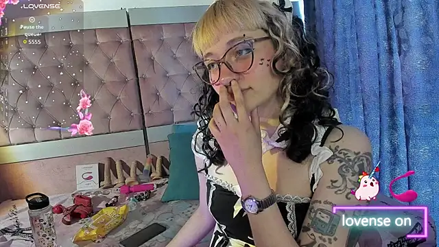 Snapshot of neeko_princes chatting on 07-06-26, 03:03 neeko princes online show from 07-06-26, 03:03