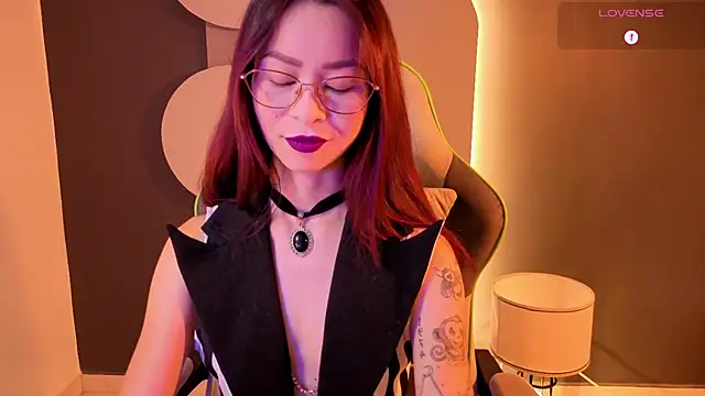 Snapshot of rosse_98_ chatting on 05-13-26, 12:46 rosse 98 online show from 05-13-26, 12:46