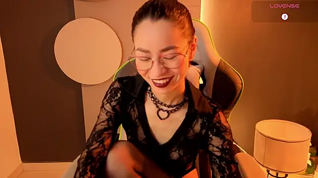 Snapshot of rosse_98_ chatting on 05-26-26, 02:02 rosse 98 online show from 05-26-26, 02:02