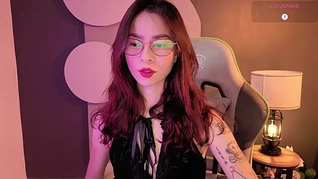 Snapshot of rosse_98_ chatting on 06-11-26, 02:26 rosse 98 online show from 06-11-26, 02:26