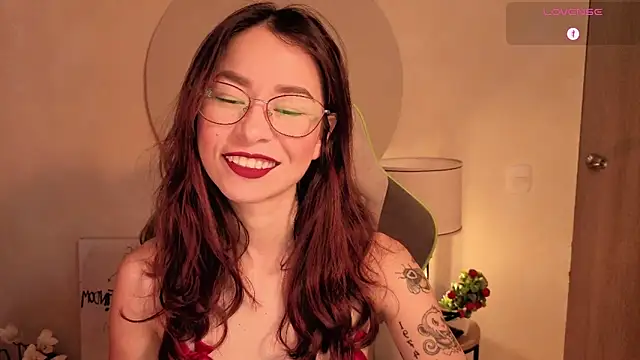 Snapshot of rosse_98_ chatting on 06-13-26, 02:26 rosse 98 online show from 06-13-26, 02:26