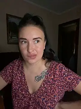 Snapshot of Roxana_Bell chatting on 06-14-26, 12:40 Roxana Bell online show from 06-14-26, 12:40