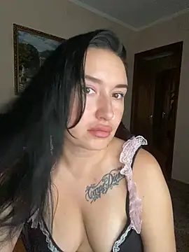Snapshot of Roxana_Bell chatting on 06-22-26, 12:35 Roxana Bell online show from 06-22-26, 12:35