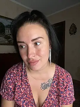 Snapshot of Roxana_Bell chatting on 06-30-26, 03:24 Roxana Bell online show from 06-30-26, 03:24
