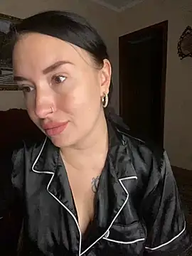 Snapshot of Roxana_Bell chatting on 07-20-26, 07:16 Roxana Bell online show from 07-20-26, 07:16