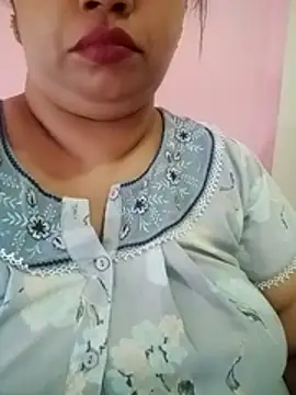 Snapshot of Ravina_patil1 chatting on 06-29-26, 10:15 Ravina patil1 online show from 06-29-26, 10:15