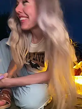 Snapshot of propertyofdaddy chatting on 04-15-26, 12:28 propertyofdaddy online show from 04-15-26, 12:28