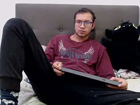 Snapshot of andy_loverxx chatting on 02-14-26, 05:48 andy loverxx online show from 02-14-26, 05:48