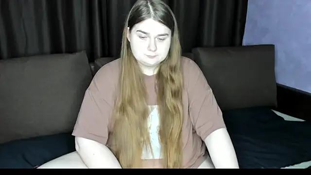 Snapshot of Aushpana chatting on 11-13-25, 10:14 Aushpana online show from 11-13-25, 10:14