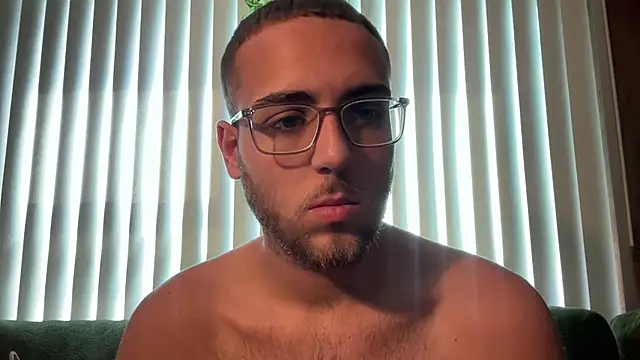 Snapshot of Sexybaaybee chatting on 09-18-25, 04:31 Sexybaaybee online show from 09-18-25, 04:31